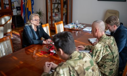 Oproštajna posjeta zapovjednika EUFOR-a Sticza predsjednici FBiH Lidiji Bradara