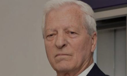 Napustio nas je Veselko Koroman, jedan od najznačajnijih hrvatskih i bh. pisaca