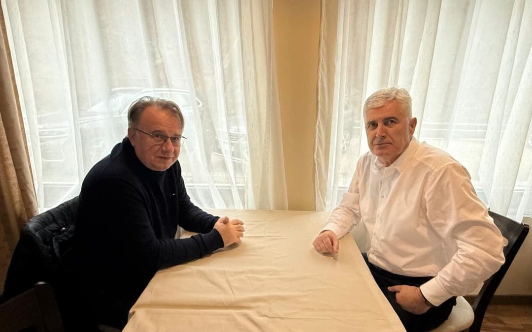 Održan sastanak predsjednika HDZ-a BiH Čovića i SDP-a BiH Nikšića: Politički dijalog i stabilnost na svim razinama ključni