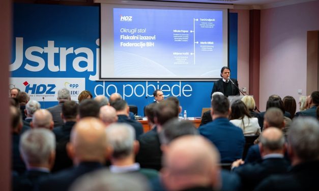 U Domu HDZ-a BiH održan okrugli stol na temu fiskalnih izazova Federacije BiH