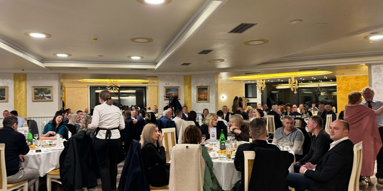 U KISELJAKU ODRŽANA TRADICIONALNA PLAVO – BIJELA NOĆ