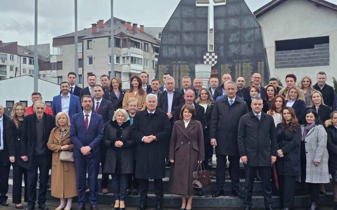Svečanom akademijom obilježena 35. obljetnica utemeljenja OO HDZ BiH Busovača, visoko izaslanstvo predvodio Čović