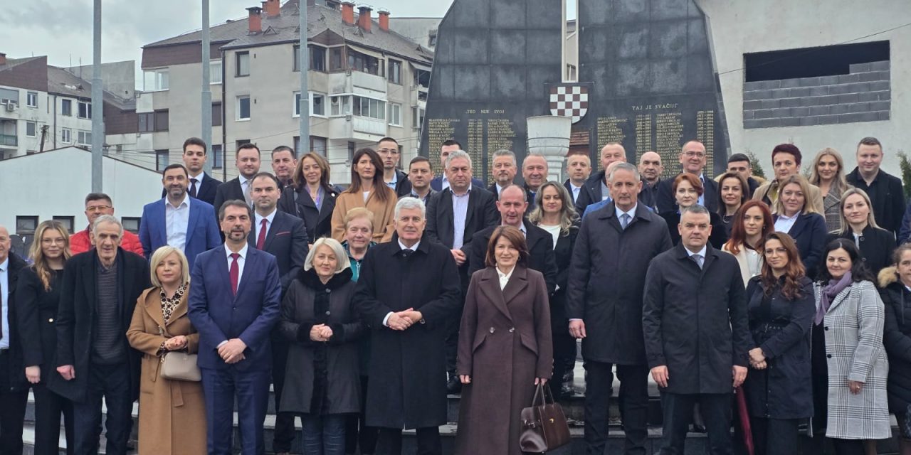 Svečanom akademijom obilježena 35. obljetnica utemeljenja OO HDZ BiH Busovača, visoko izaslanstvo predvodio Čović