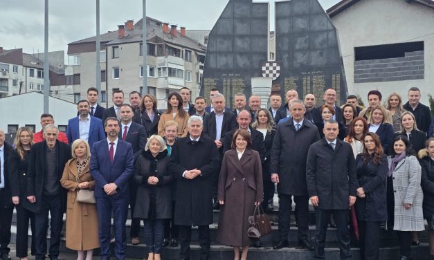 Svečanom akademijom obilježena 35. obljetnica utemeljenja OO HDZ BiH Busovača, visoko izaslanstvo predvodio Čović