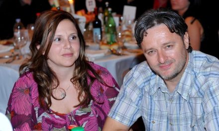 Tko je tajanstvena Thompsonova supruga? Zaljubili su se na prvi pogled, on joj posvetio ovu pjesmu