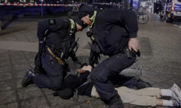 Cure detalji jezivog napada u Berlinu, Sirijac (19) je nosio Kuran i molitveni tepih: ‘Planirao je ubijati Židove‘