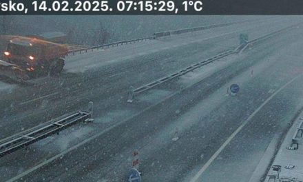 FOTO Snijeg prekrio ceste u Hrvatskoj, izdano i crveno upozorenje