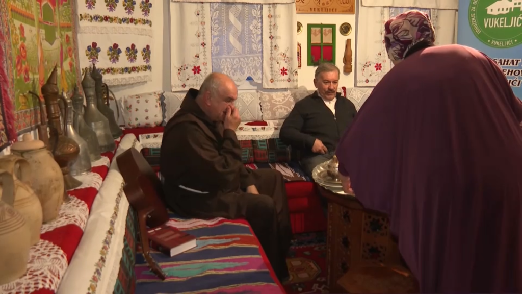 Na iftaru u Fojnici: Franjevci i sufije zajedno