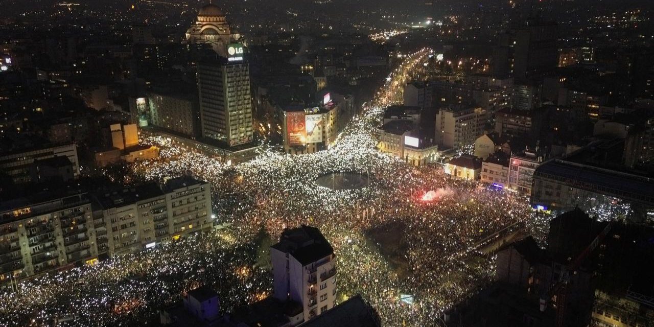 U Beogradu je u subotu održan veliki prosvjed. Studenti i građani iz cijele Srbije okupili su se u glavnom gradu