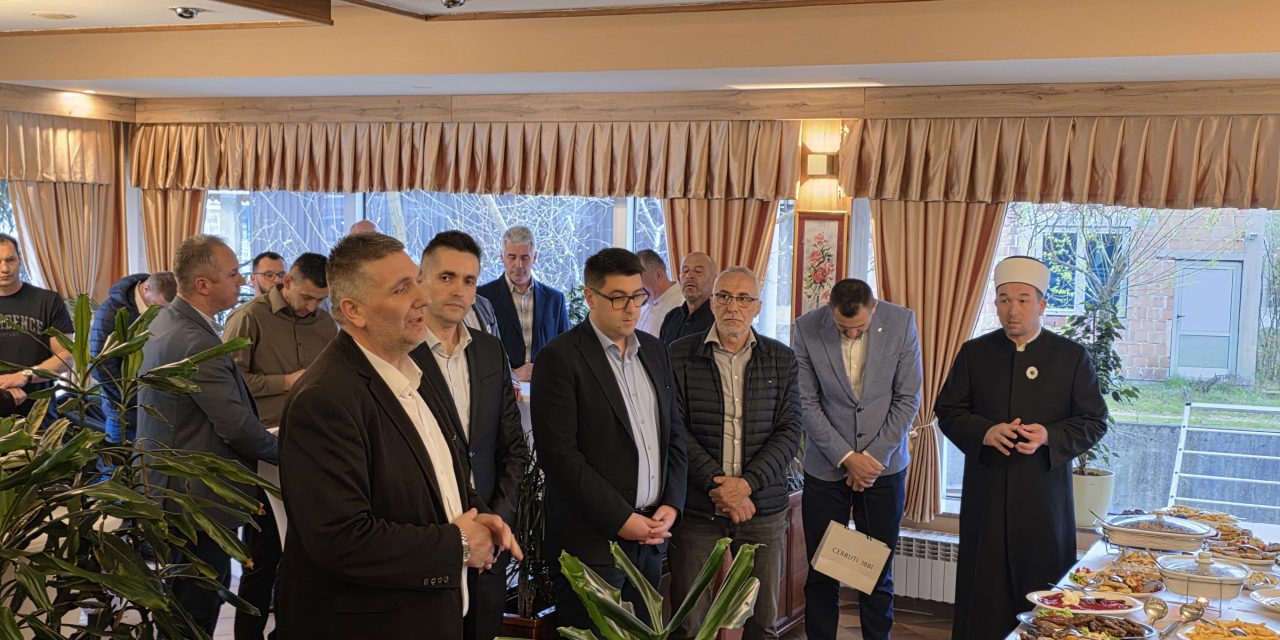 PREDSTAVNICI VJERSKOG, KULTURNOG I POLITIČKOG ŽIVOTA NA BAJRAMSKOM PRIJEMU U KISELJAKU