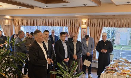 PREDSTAVNICI VJERSKOG, KULTURNOG I POLITIČKOG ŽIVOTA NA BAJRAMSKOM PRIJEMU U KISELJAKU