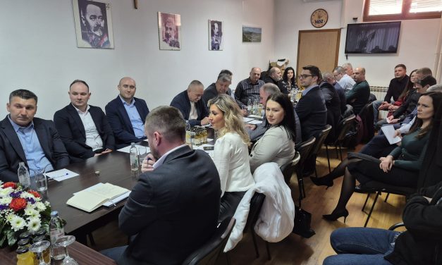 Čović s dužnosnicima proširenog sastava ŽO HDZ-a BiH Zeničko-dobojske županije o daljnjim planovima i aktivnostima