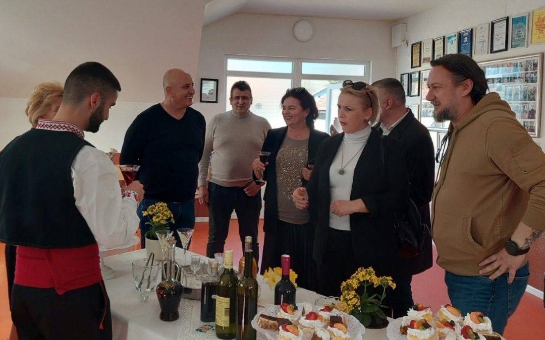 Savjetnica Središnjeg državnog ureda za Hrvate izvan Republike Hrvatske, gospođa Žana Ćorić, posjetila HKUD “Gromiljak”