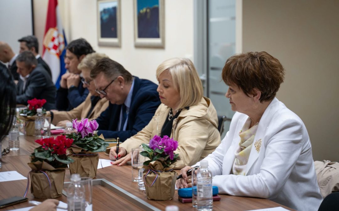 Sjednica Predsjedništva HNS-a BiH: Spriječiti daljnju eskalaciju napetosti, pristupanje izmjenama Izbornog zakona i trajnoj zaštiti prava Hrvata neodloživo