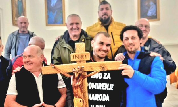 Josip Jelinić na svom hodočasničkom putu posjetio Deževice