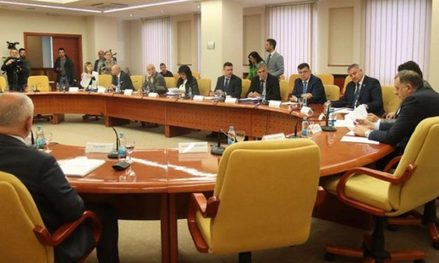 Pozvane sve stranke – RS dobiva tekst novog Ustava?