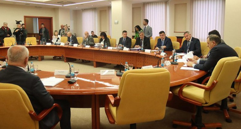 Pozvane sve stranke – RS dobiva tekst novog Ustava?