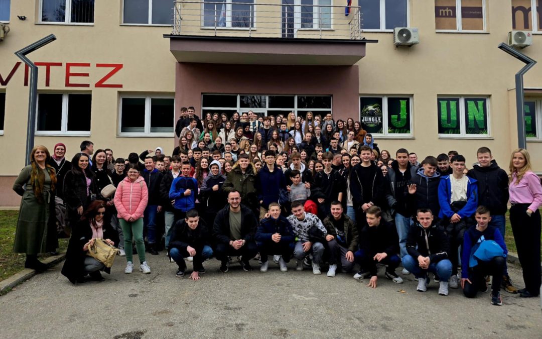 Ekološko-mirovna predstava u Vitezu i Travniku okupila 350 učenika iz 20 škola