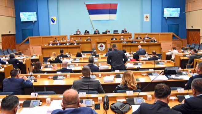 Skupština RS raspravlja o Ustavu koji predviđa ukidanje Vijeća naroda i uspostavu vojske