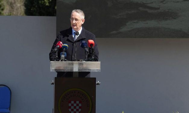 Izaslanstvo HNS-a BiH na obilježavanju 33. obljetnice utemeljenja HVO i 20. obljetnice utemeljenja 1. pješačke gardijske pukovnije Oružanih snaga BiH