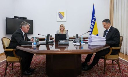 Komšić i Bećirović zatražili od EUFOR-a uhićenje Dodika, Cvijanović najavila ulaganje veta