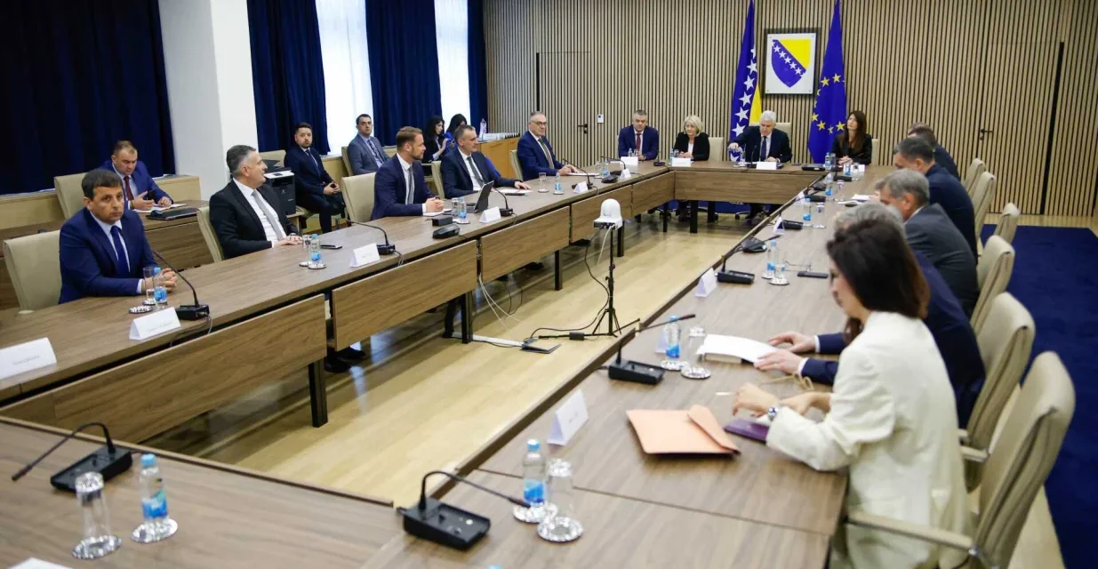 Upitan sastanak oporbe RS, Trojke i HDZ BiH najavljen za 10. travnja