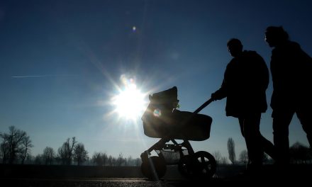 Majkama više dana godišnjeg odmora, plaćena odsutnost za polazak djeteta u školu…