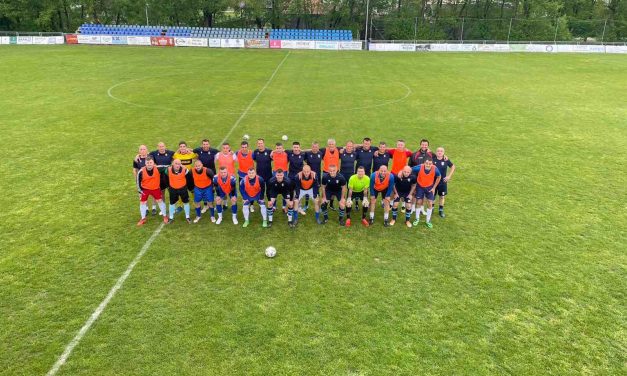 (FOTO) Odigrana revijalna utakmica između Veterana Brnjaka i PU Kiseljak