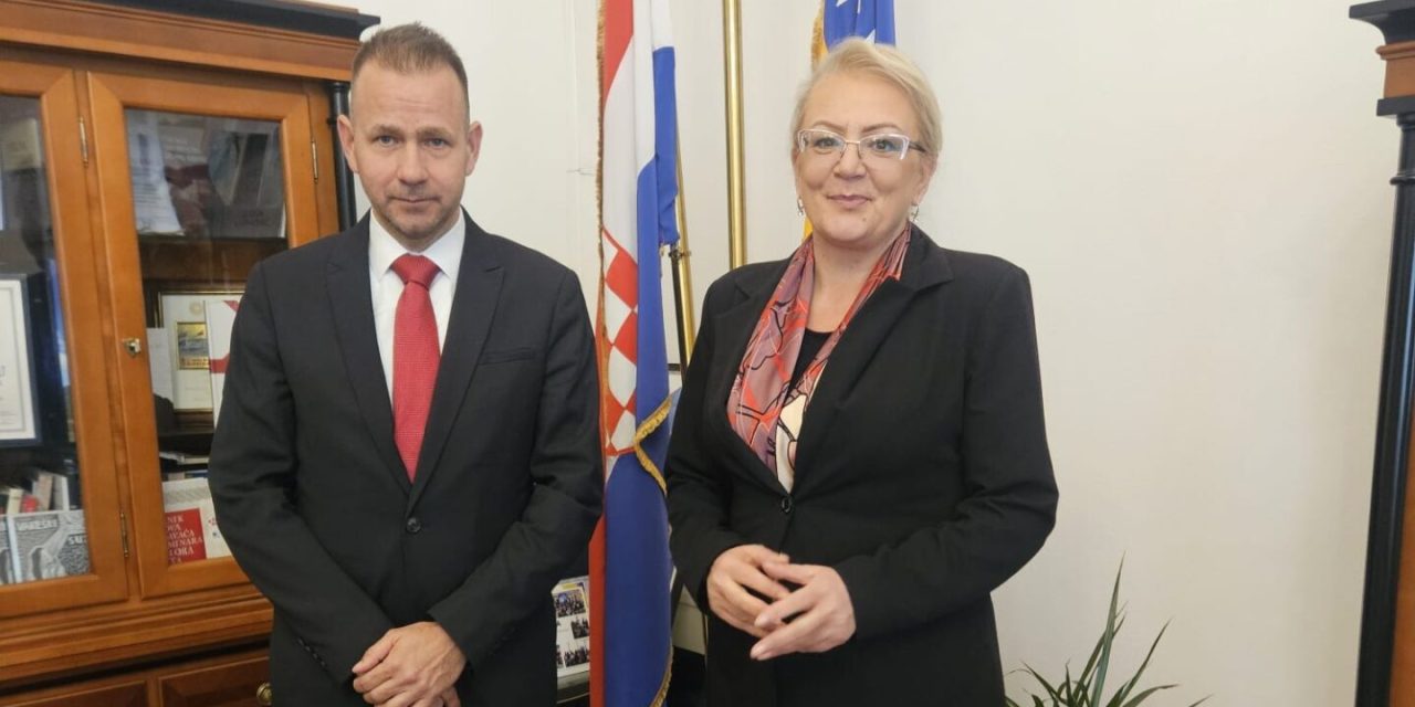 Posebni izaslanik Zsolt s predsjednicom Bradara