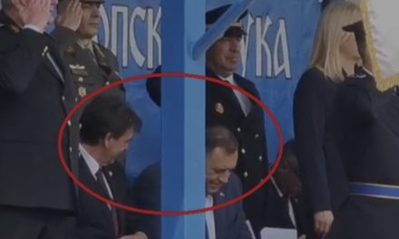 Kada je počela himna BiH, Dodik i Vučićev ministar obrane su sjeli