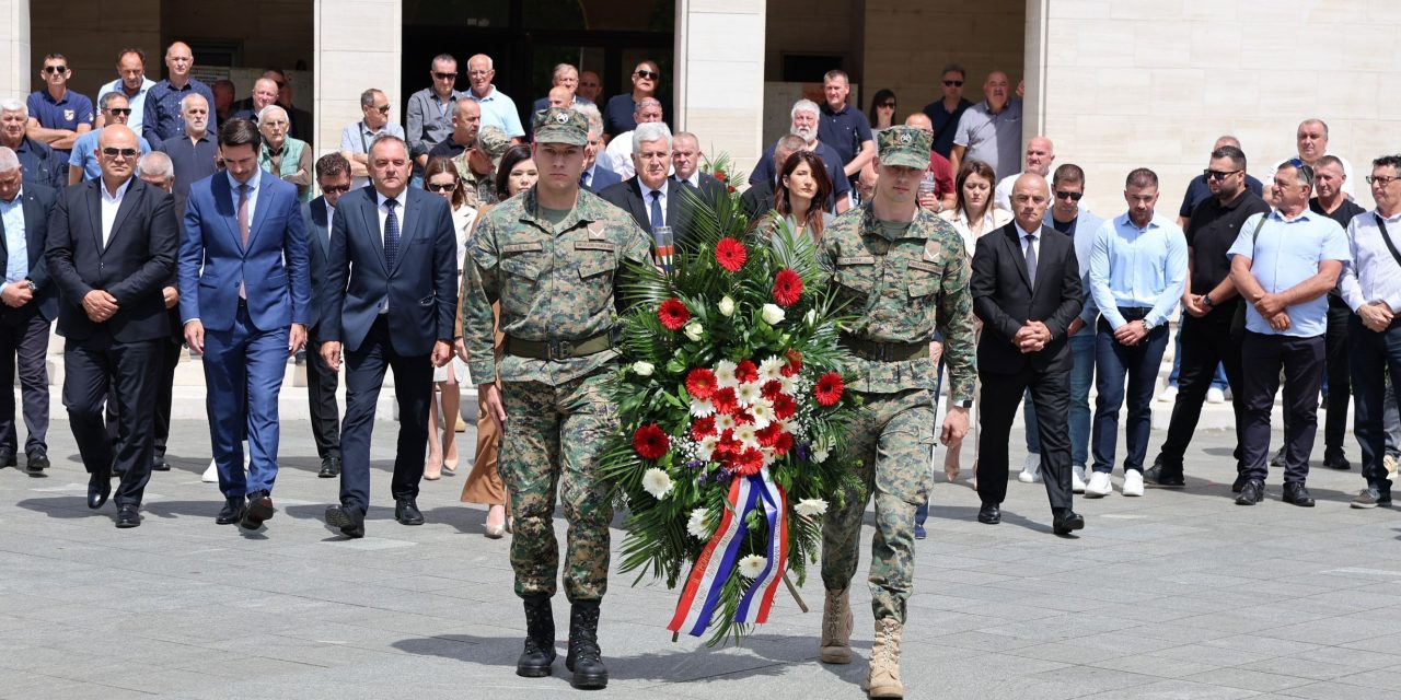 31. obljetnica HVIDRA-e Mostar: Čović i izaslanstvo HNS-a BiH odali počast hrvatskim braniteljima