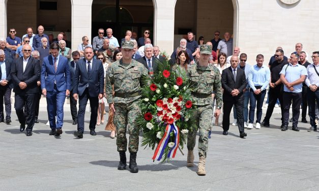 31. obljetnica HVIDRA-e Mostar: Čović i izaslanstvo HNS-a BiH odali počast hrvatskim braniteljima