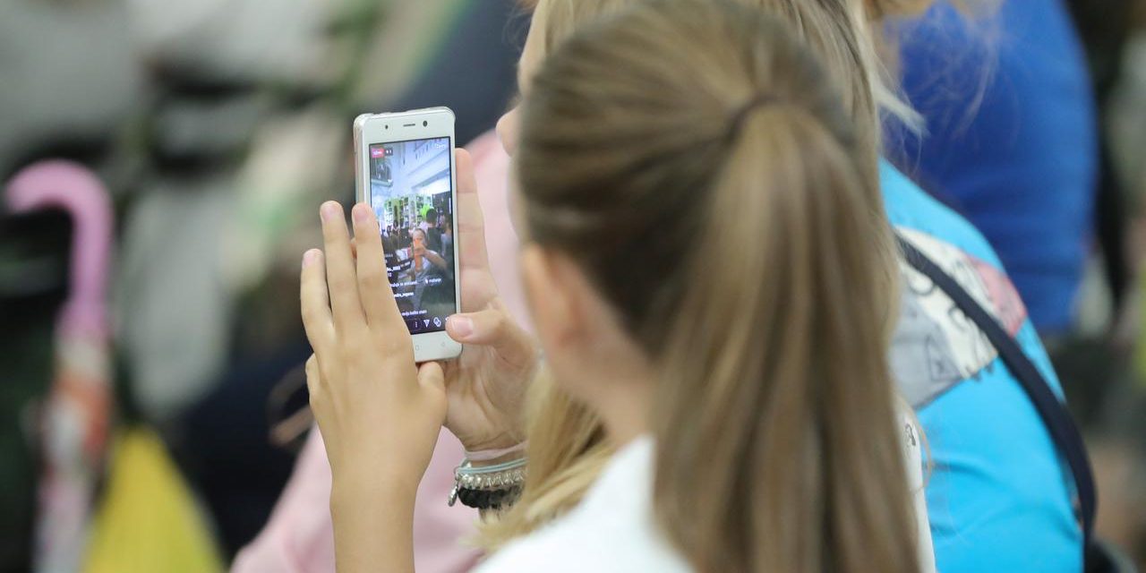 Mobiteli i internet drastično povećali i pojačali vršnjačko nasilje