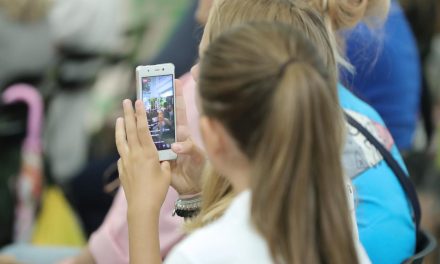 Mobiteli i internet drastično povećali i pojačali vršnjačko nasilje
