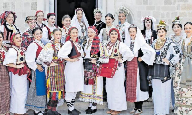 Za titulu najljepše borit će se 16 djevojaka i tako još jednom povezati Hrvate iz cijelog svijeta