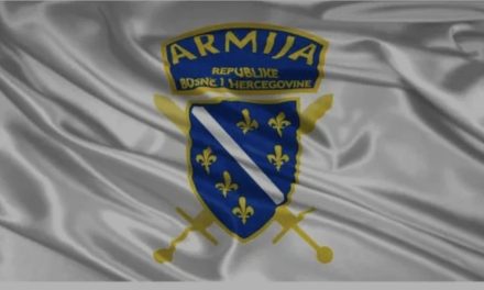 Dobojska policija jučer oduzela navijačima zastave Armije Republike BiH, uručeni im i prekršajni nalozi