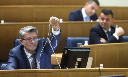 Mehmedović prešutio da su 223 Hrvata manje u institucijama BiHi ustvrdio da su prezastupljeni