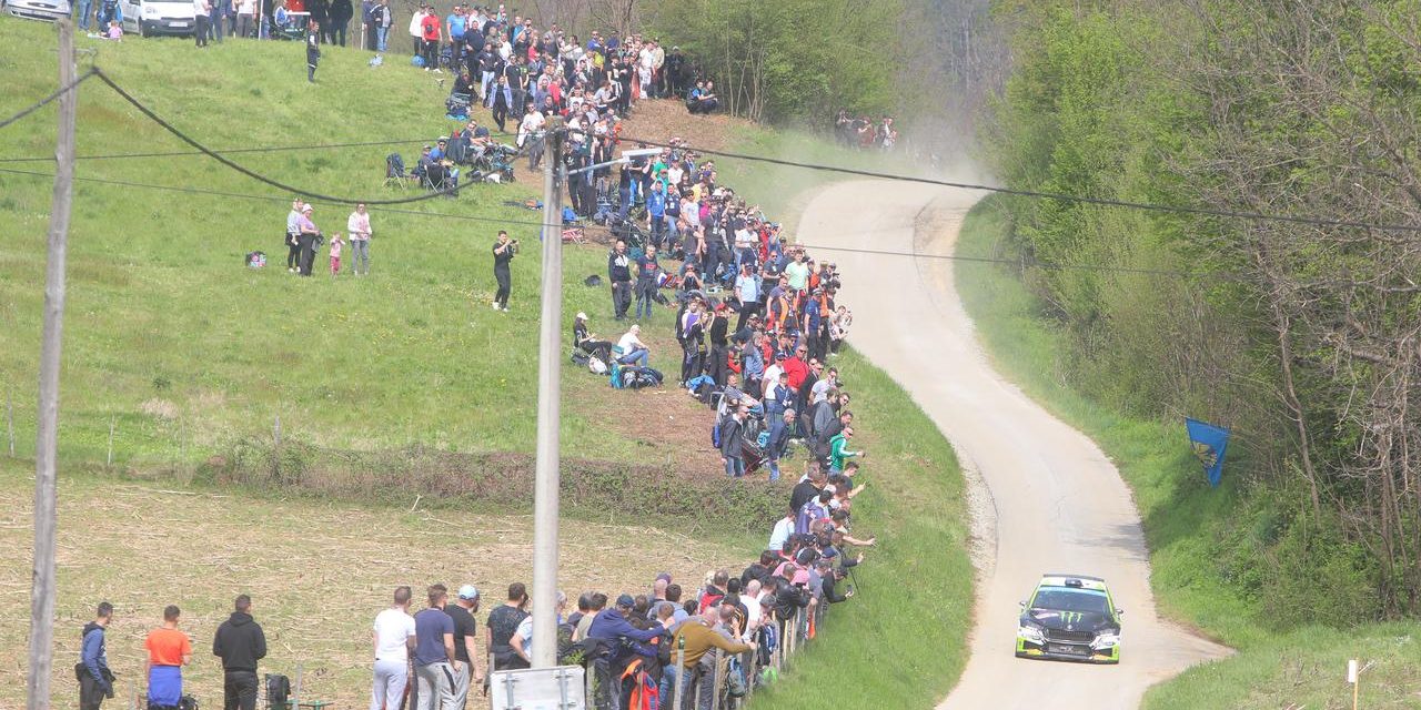TRAGEDIJA NA RELIJU: Auto izletio s ceste i zabio se u gledatelje, dvije osobe su poginule