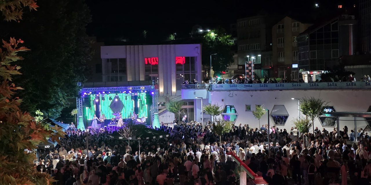 Aleksandra Radović oduševila publiku u Kiseljaku: Spektakularan koncert u organizaciji Sarajevskog kiseljaka