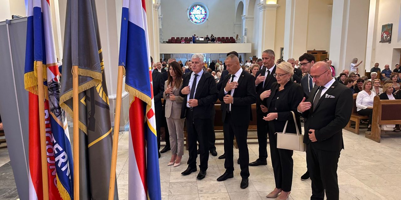Sjećanje na 32 godine od progona Hrvata: Čović i izaslanstvo odali počast stradalim Hrvatima Bugojna