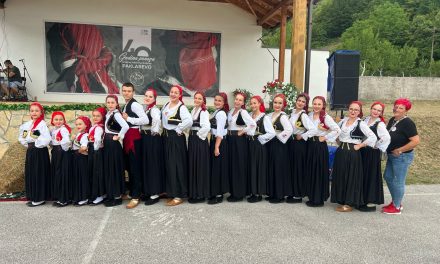 SKUD „Gromiljak“ uveličao proslavu 40 godina IFD Paklarevo