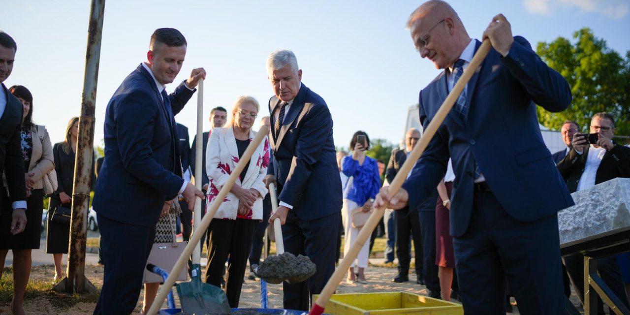 Projekt partnerstva za budućnost: Položen kamen temeljac za dogradnju Hrvatske bolnice „Dr. fra Mato Nikolić“ u Novoj Biloj