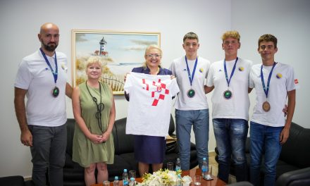 Bradara i Vlaisavljević s brončanim vaterpolistima