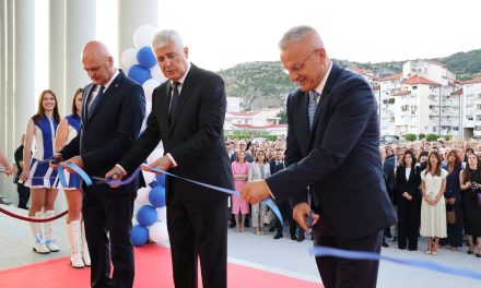 Stolac otvorio vrata novim generacijama – Čović s visokim izaslanstvom svečano otvorio novu gradsku športsku dvoranu