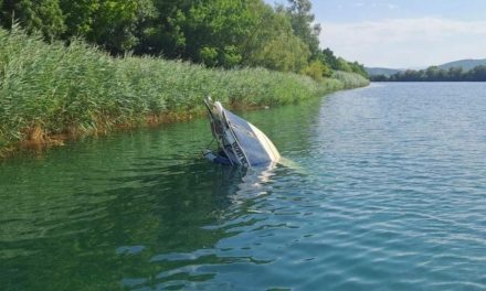 Jedna osoba mrtva, druga nestala nakon prevrtanja glisera u Neretvu