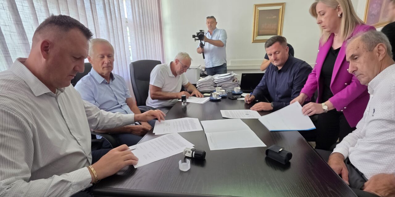 Potpisani ugovori o ulaganjima u zdravstvo ŽSB: 500.000 KM za opremanje Doma zdravlja Kiseljak