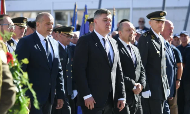 Milanović dodijelio počasne činove devetorici umirovljenih časnika HV-a i HVO-a medu kojima je i general Mario Bradara