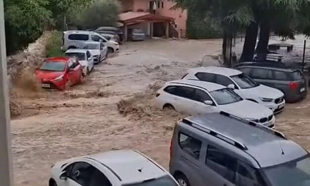 Jako nevrijeme pogodilo Sloveniju: Buice nose sve pred sobom, ceste zatvorene, aktivirala se klizišta…