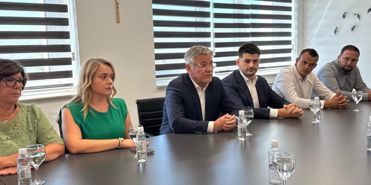 Čović i izaslanstvo održali sastanak s načelnikom Grizeljom: zajednički rad i potpora za nastavak razvoja općine Grude