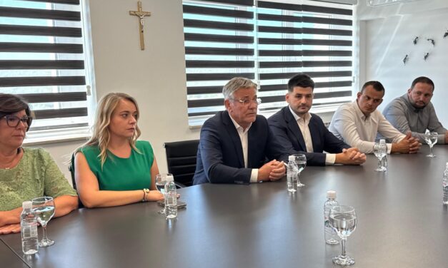 Čović i izaslanstvo održali sastanak s načelnikom Grizeljom: zajednički rad i potpora za nastavak razvoja općine Grude